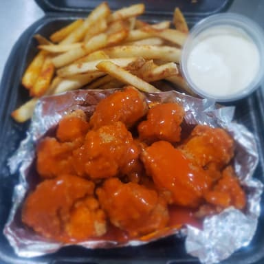 Boneless 250 grs con Papas