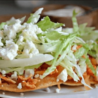 Tostada con Pollo