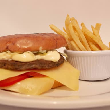 Hamburguesa Sencilla ( Promo con Porcion de Papas)