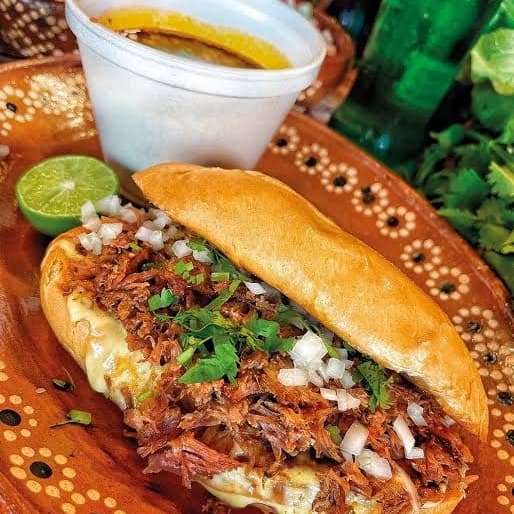 Lonche de Birria+Consomé+Refresco 400ml