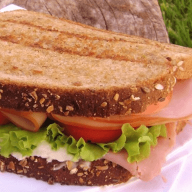 SANDWICH DE JAMON DE PAVO