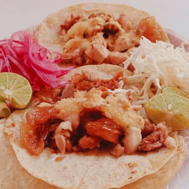 3 Tacos Blanditos y Bebida