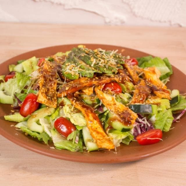 ENSALADA DE PECHUGA A LA BBQ