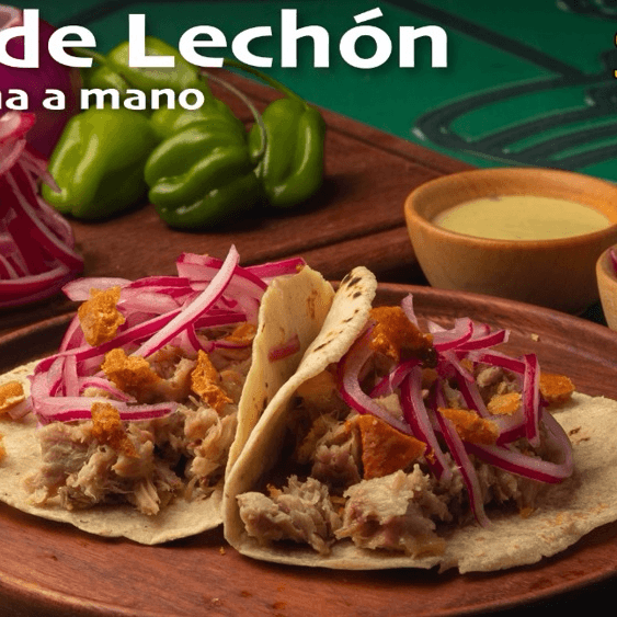 Taco chicharron salsa Roja