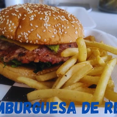Hamburguesa de arrachera con papas