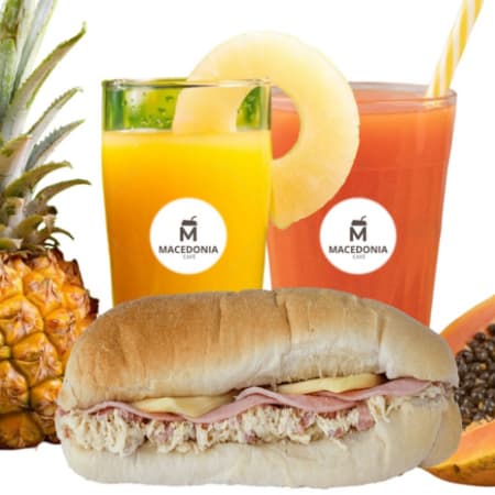Sándwich Jamón con Pollo + 1 Jugo de Piña o Papaya