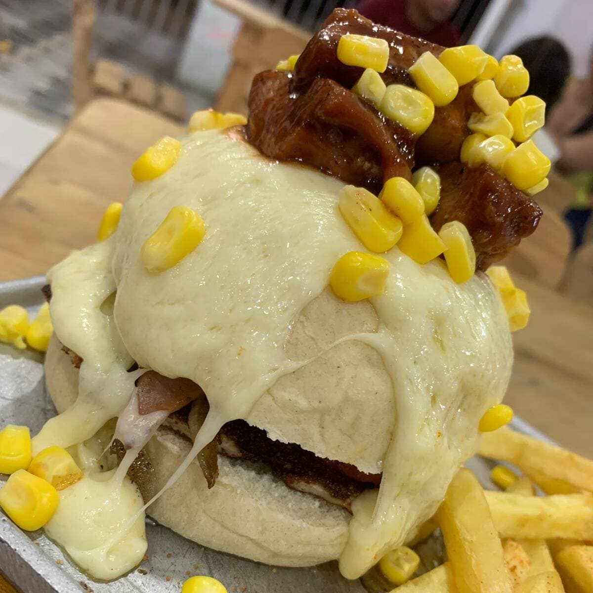 Mega Burger
