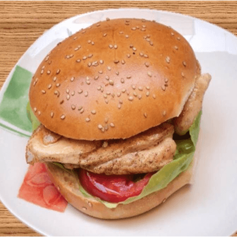 Pan con Filete de Pollo