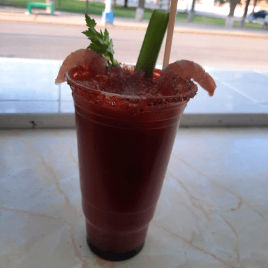CLAMATO CON CAMARON O CEVICHE DE CAMARON