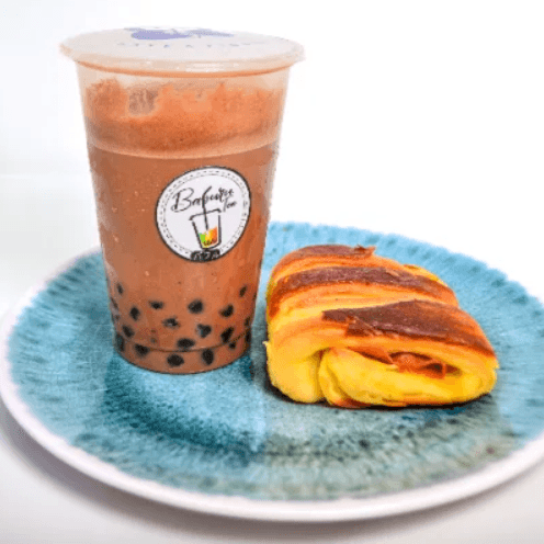 Bubble Tea + Empanada China