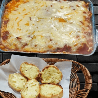 Lasagña Mixta 1 kg + Pan al Ajo