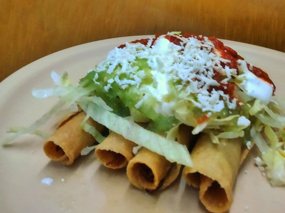 Tacos Dorados de Pollo