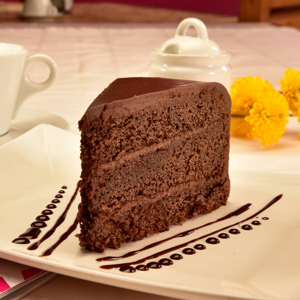 Rebanada de pastel avellana con nutella