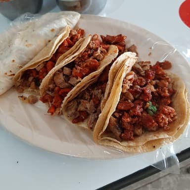Combo Quesadilla y Tacos