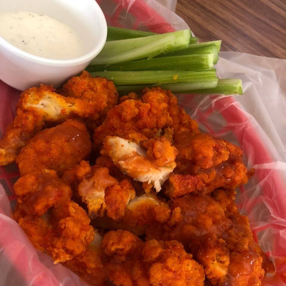 BONELESS BUFÁLO
