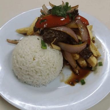 Lomo Saltado + Chaufa Pollo a la Brasa + 2 Pepsi