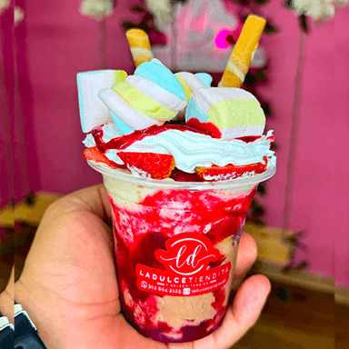 Fresa con Crema Especial (12 Oz)