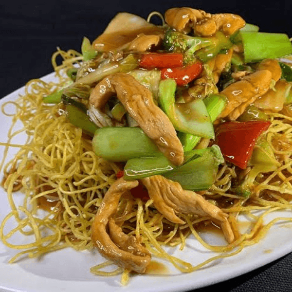 Tallarín Frito con Pollo