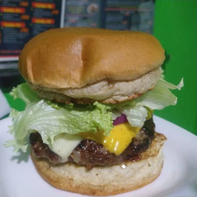 HAMBURGUESA CON TROMPO