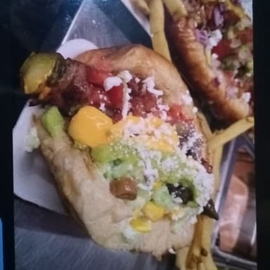 2 chilidogos con papas