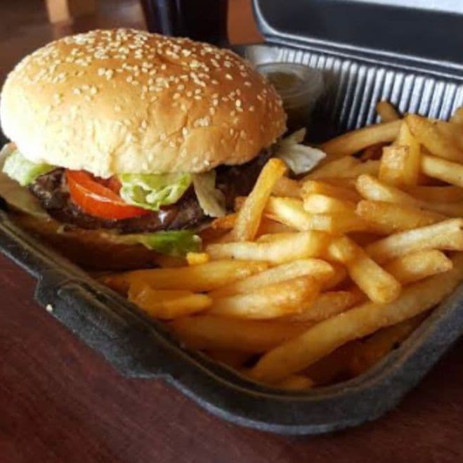Combo de hamburguesa sencilla y papas