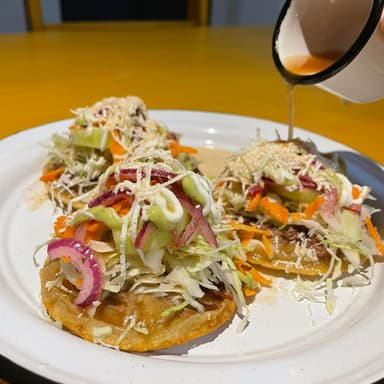 Combo de 3 gorditas con carne deshebrada