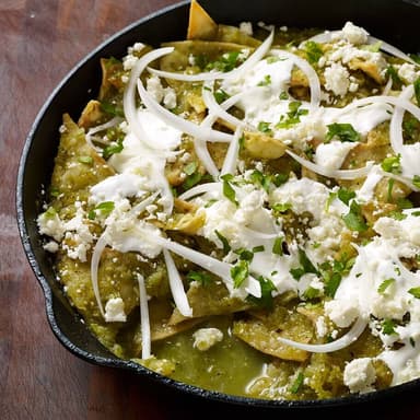 Chilaquiles Verdes con Chuleta Ahumada