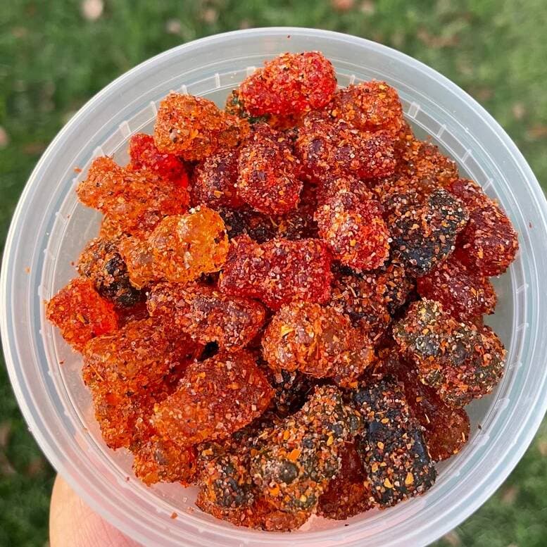 Gomilocas con Chamoy