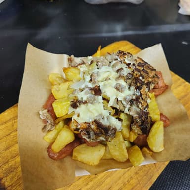 Salchipapas con Carne Grandes