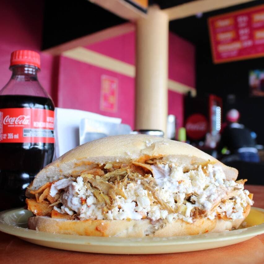 Torta de Chilaquiles con Pollo