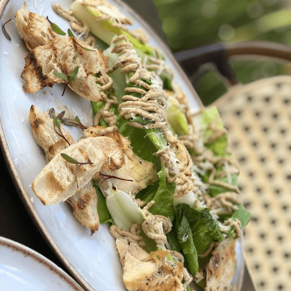 Ensalada César con Pollo