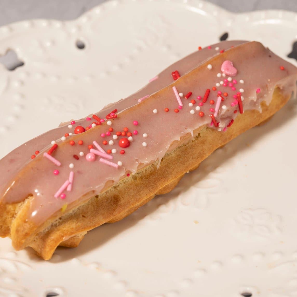 Relámpago con Crema de Frambuesas