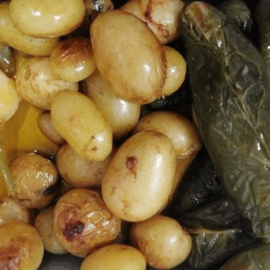 Guarnición de papas, cebolla y chiles