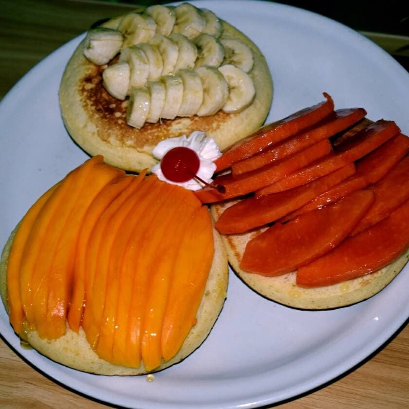 Hot cakes con fruta