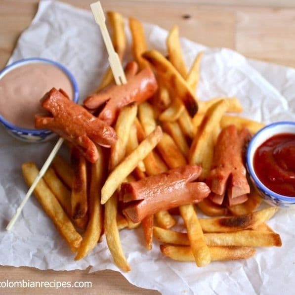 Salchipulpos Combinados con Papas Francesa