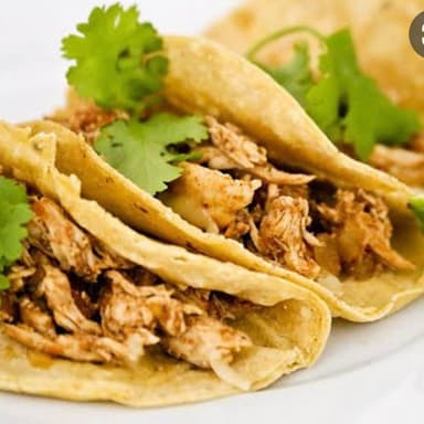 Taco de pechuga, tocino y queso