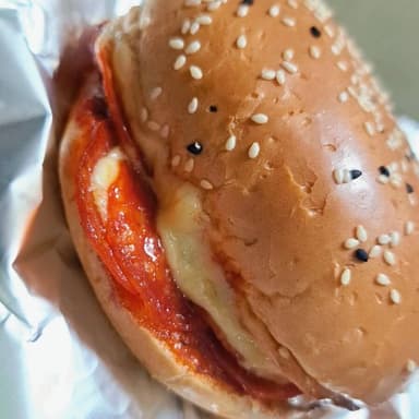 Hamburguesa de Pepperoni con Papas