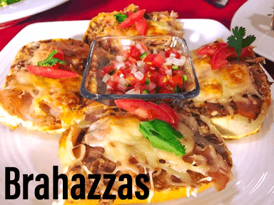 Molletes Especiales (incluye jugo y café)