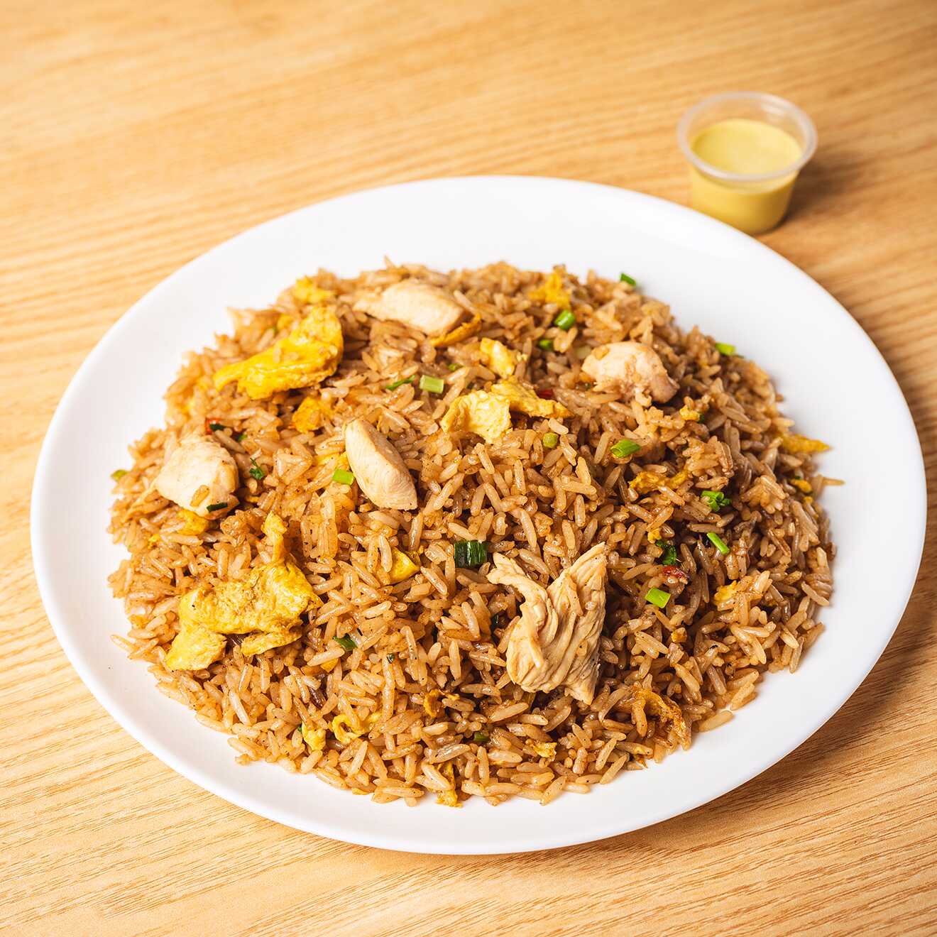 Chaufa de Pollo +  Inca Kola Sabor Original 500 Ml