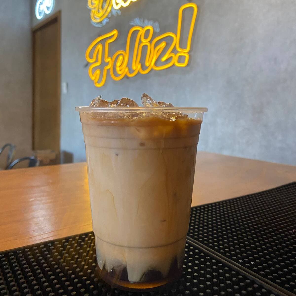 Latte en las Rocas 16 Oz