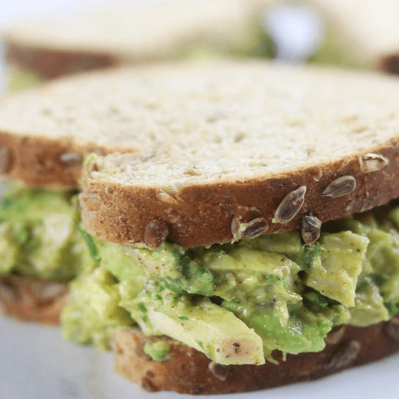 Sandwich de Pollo y Aguacate