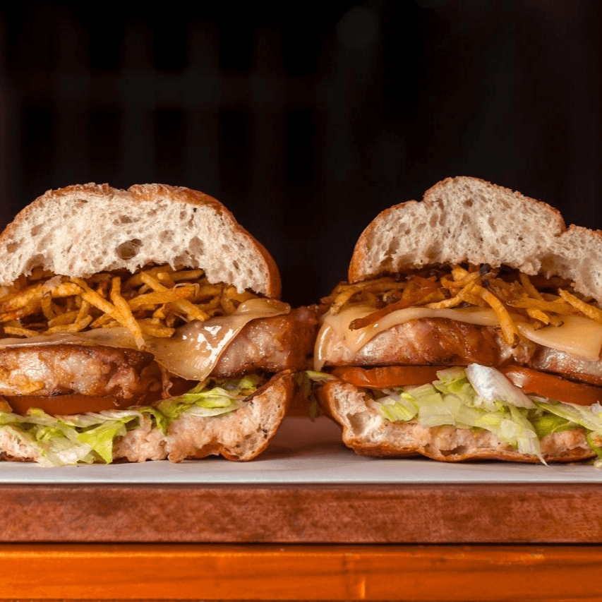 Sándwich Clásico Chuleta Ahumada con Queso Grande