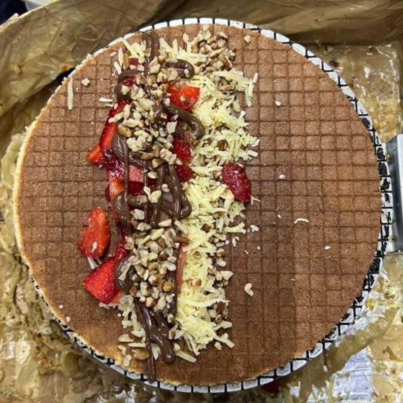 Queso Bola, Nutella, Fresa y Nuez