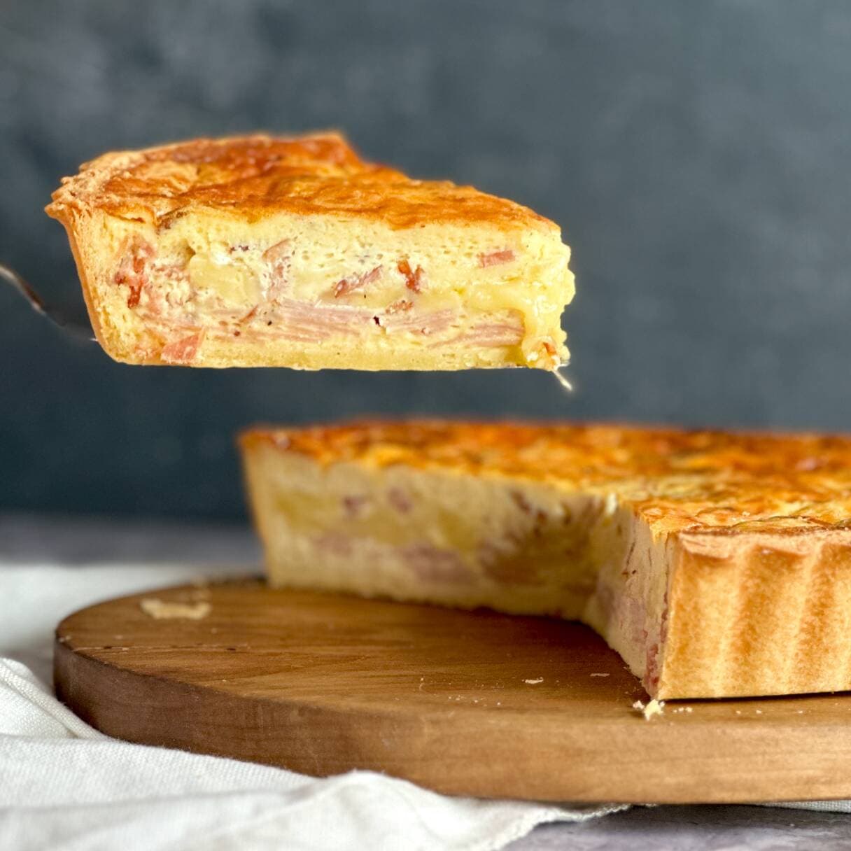 Porción de quiche lorraine