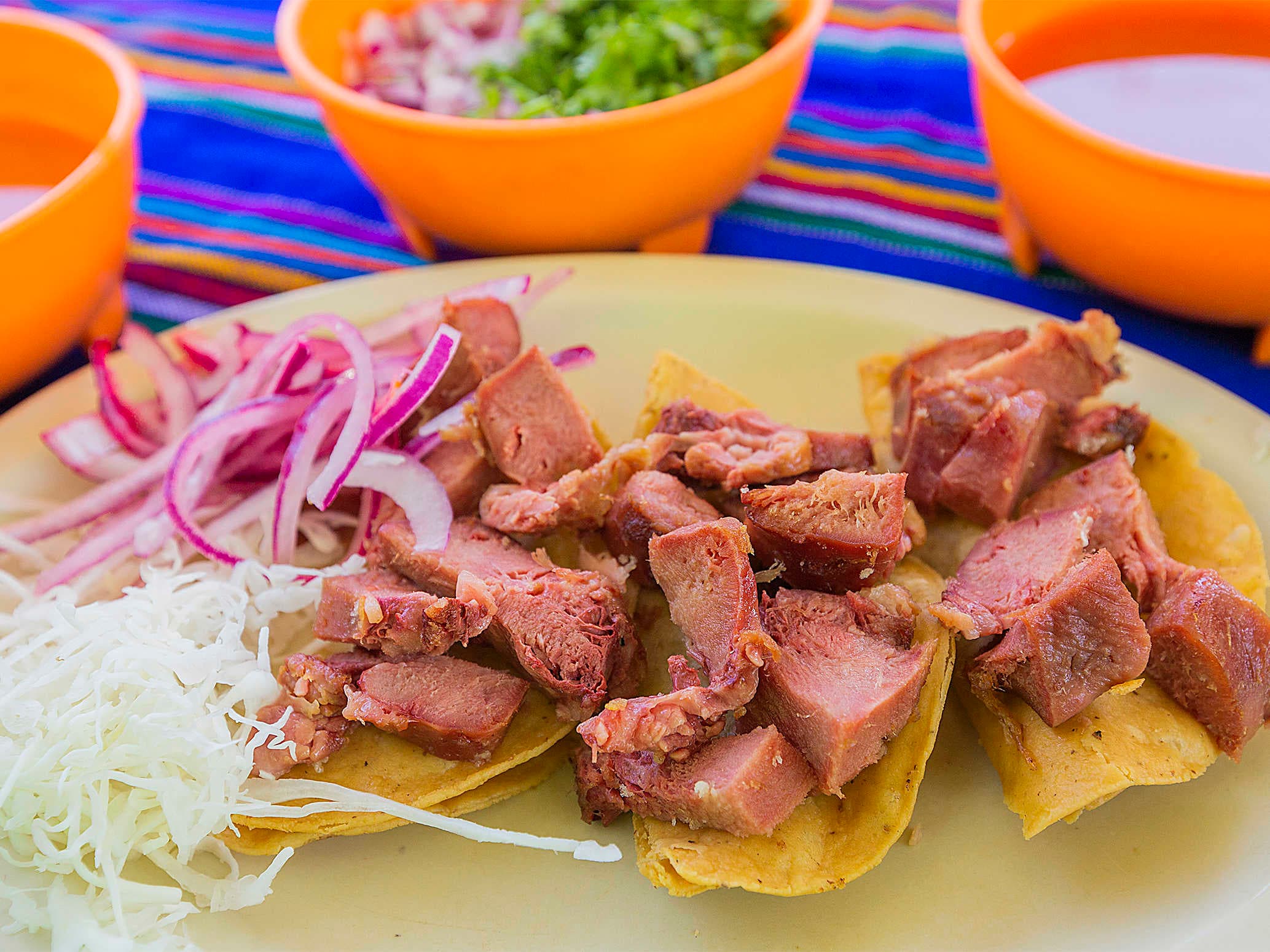 4 TACOS DORADOS CON CARNE