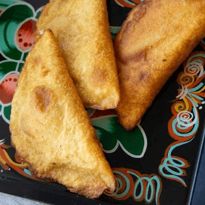 Empanada con Tu Proteína Favorita