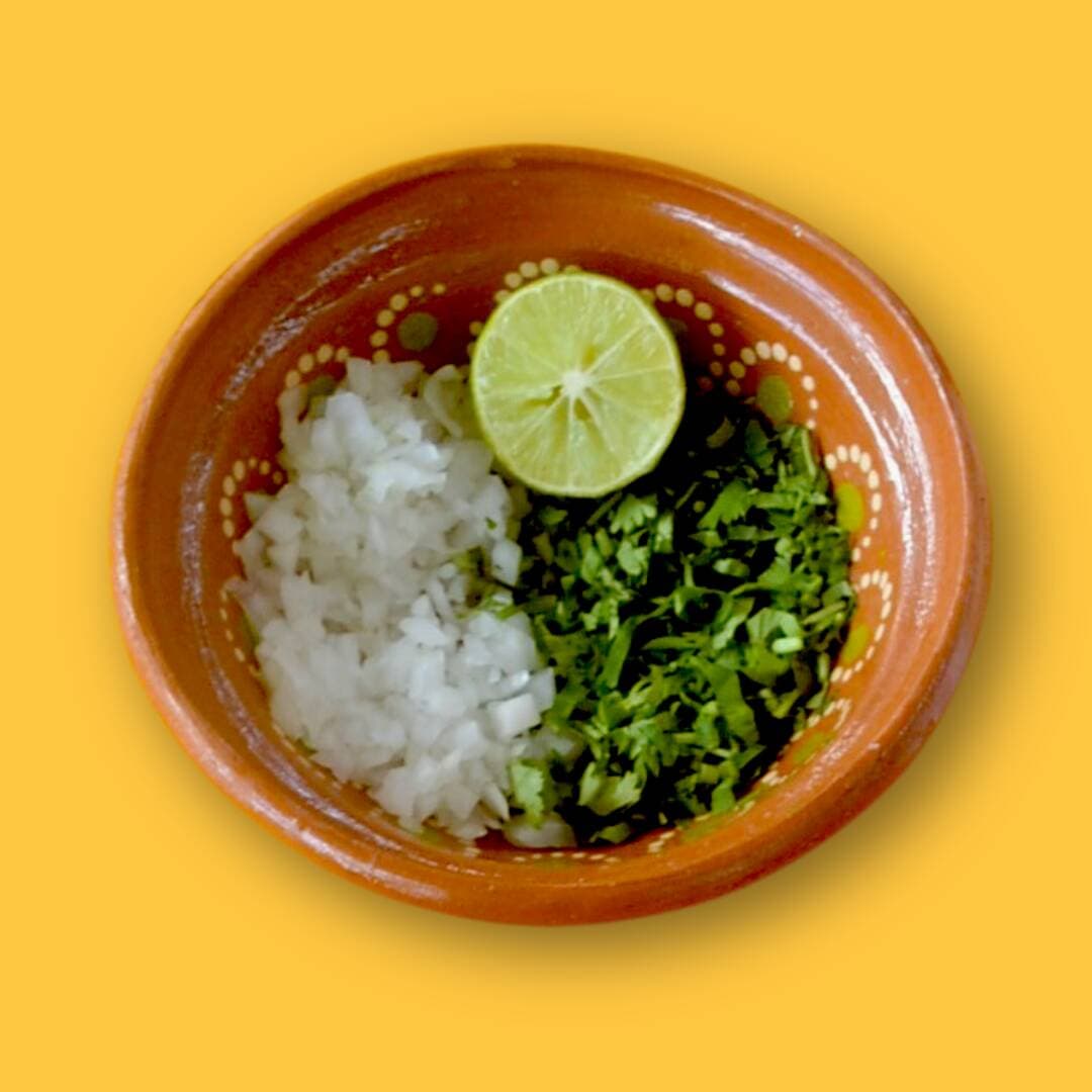 Cebolla y Cilantro Picados y Limón
