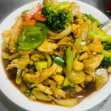 Tasajo de Pollo con Champiñones y Verduras en Sals