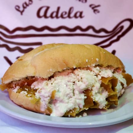Torta de Chilaquiles Sencilla