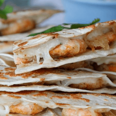 Quesadilla de camaron /Coca